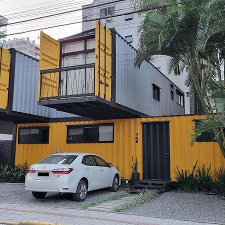 Aps Em Container Na Meia Praia, Itapema, Sc - Tetto Stays Kültér fotó