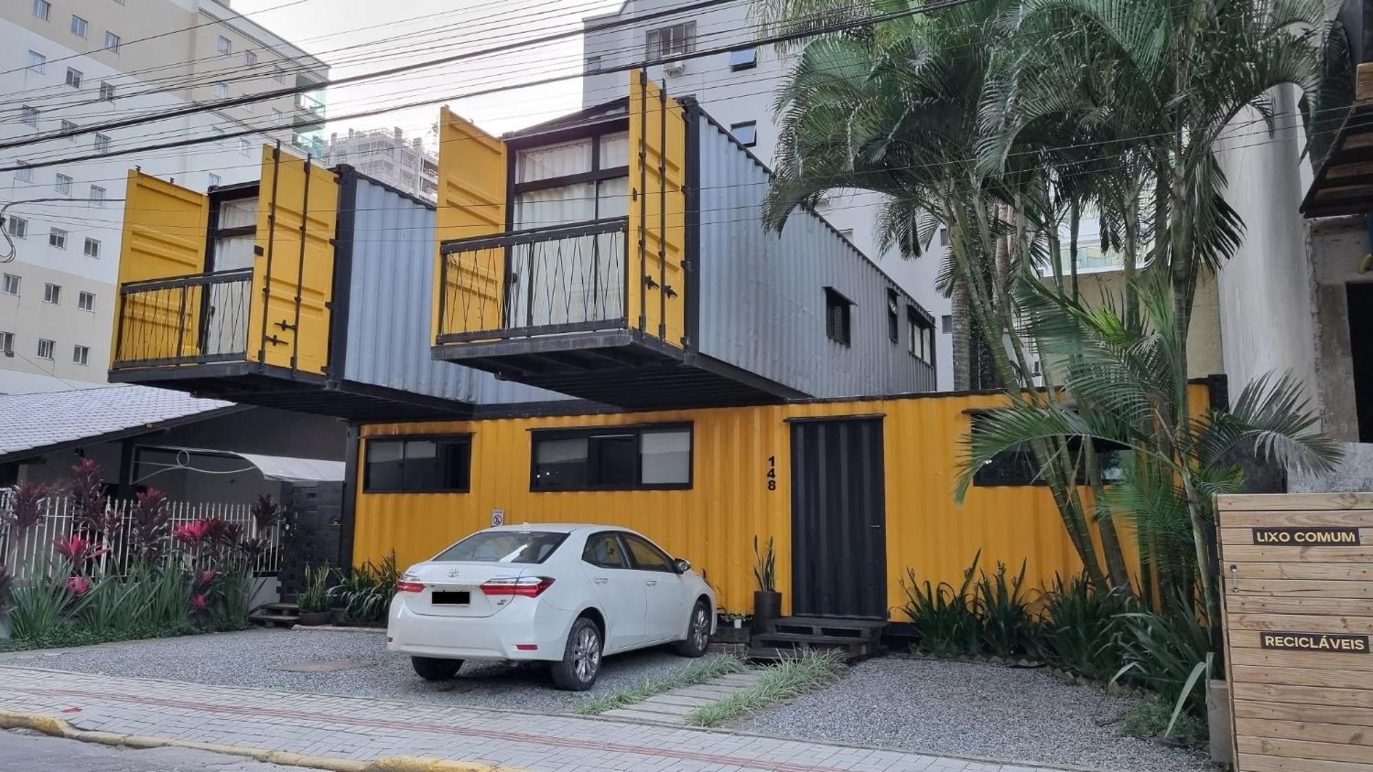 Aps Em Container Na Meia Praia, Itapema, Sc - Tetto Stays Kültér fotó
